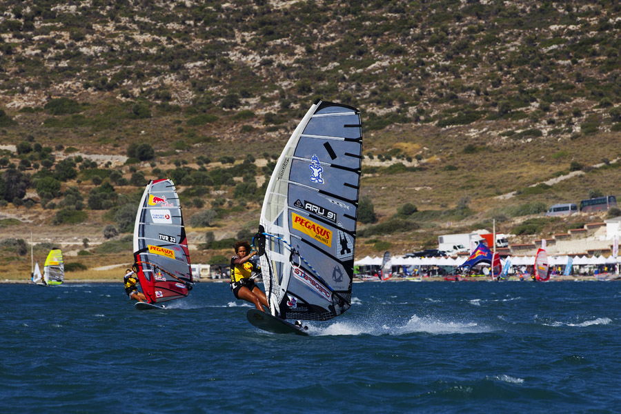 16 X Sarah-Quita + Starboard-12 | Windsurf